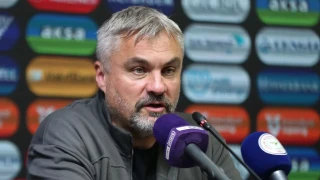 Reis devre arasında patladı