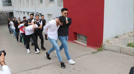 'Sazan sarmalı' yöntemiyle 1 milyon liralık vurgun