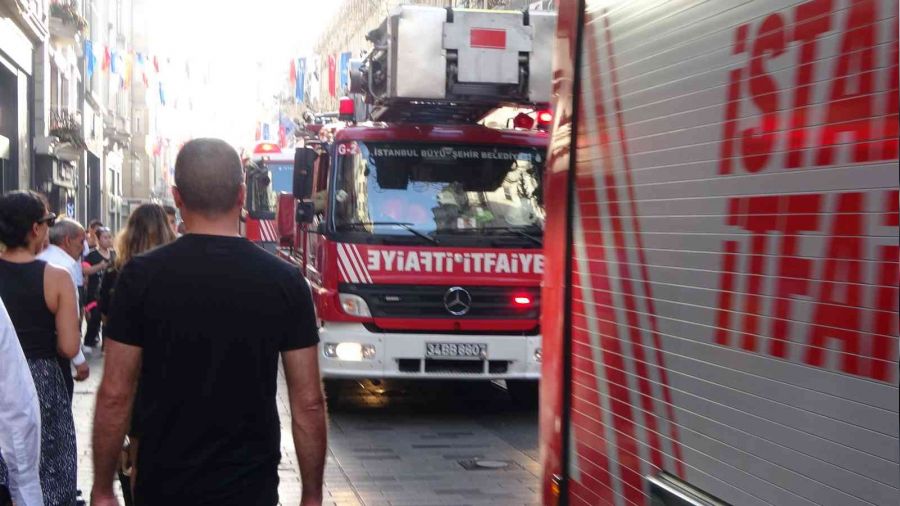 Taksim'de otelde yangın