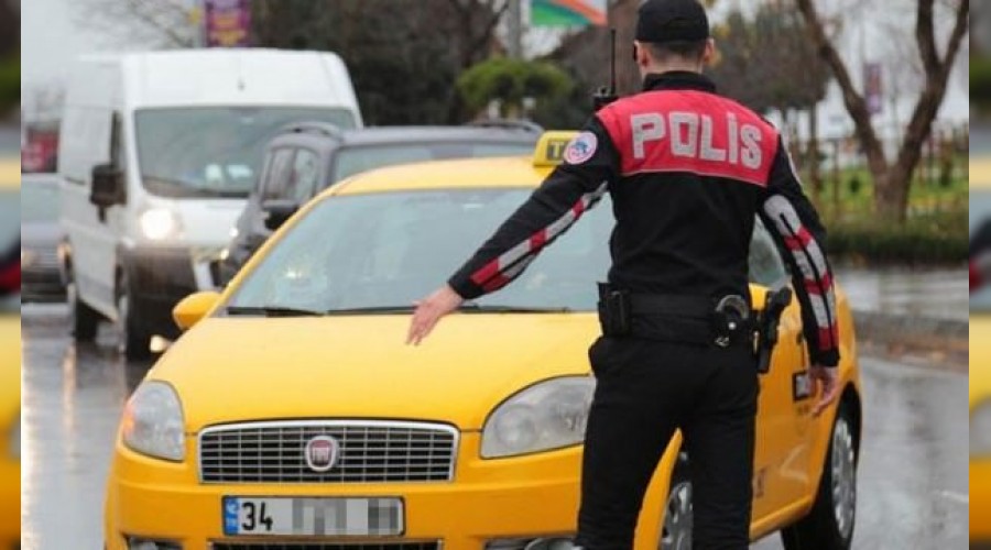 Turistleri dolandıran taksicilere operasyon
