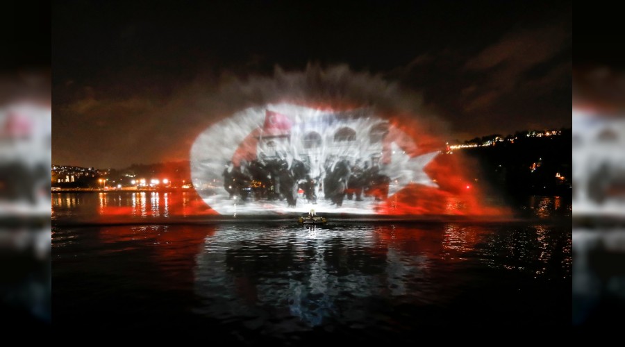 Türkiye’nin ilk Atatürk hologramıyla coşkulu kutlama