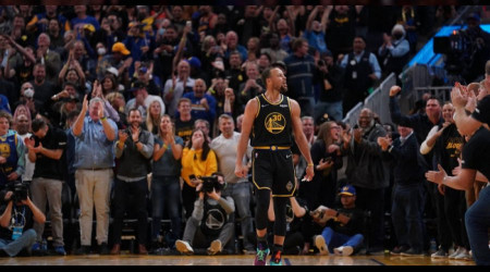 Warriors ve Bucks yarı finalde