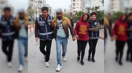 Yardım bahanesiyle gasp yaptılar