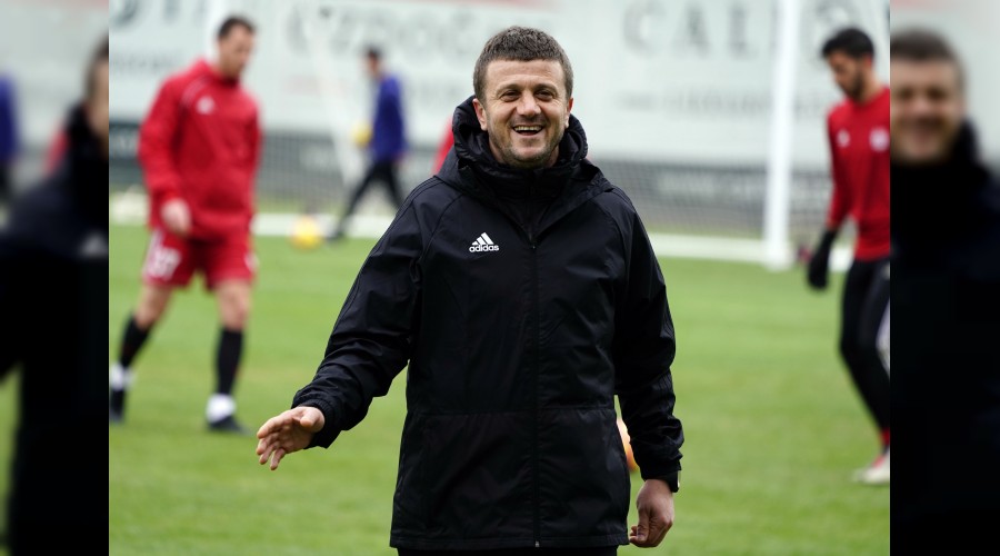 "Zidane gelirse yardımcısı olurum"