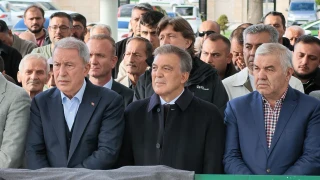 Abdullah Gül, amcasının cenazesine katıldı