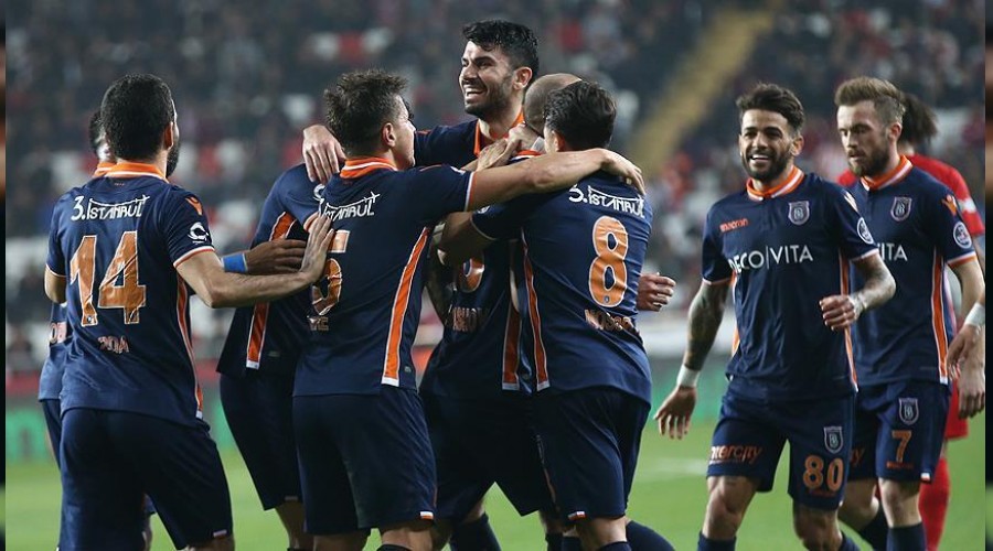 Başakşehir 6 puanlık farkı korudu