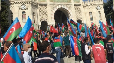 Beyazıt Meydanı'nda Azerbaycan'a destek mitingi