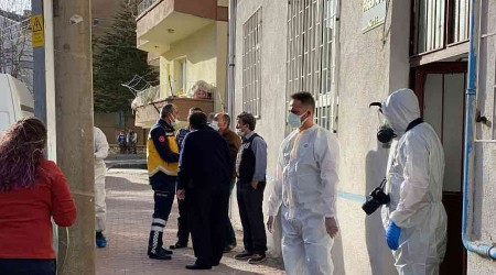 Binadaki ağır koku cansız bedeni ortaya çıkardı
