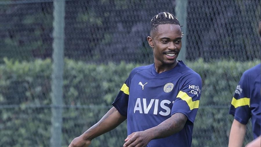 "Bu sezon her şeyi kazanmak istiyoruz"