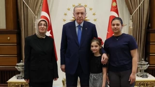 Cumhurbaşkanı Erdoğan, Sinan Ateş'in eşi Ayşe Ateş'i kabul etti