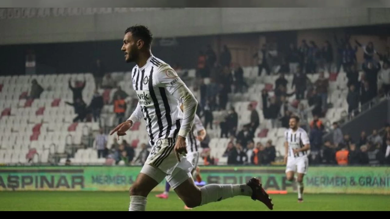 Deniz futbolu bırakmayı düşünmüş