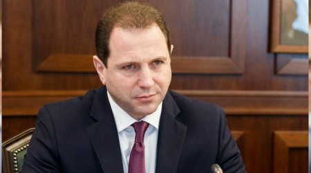 Ermenistan'da hükümet darmadağan