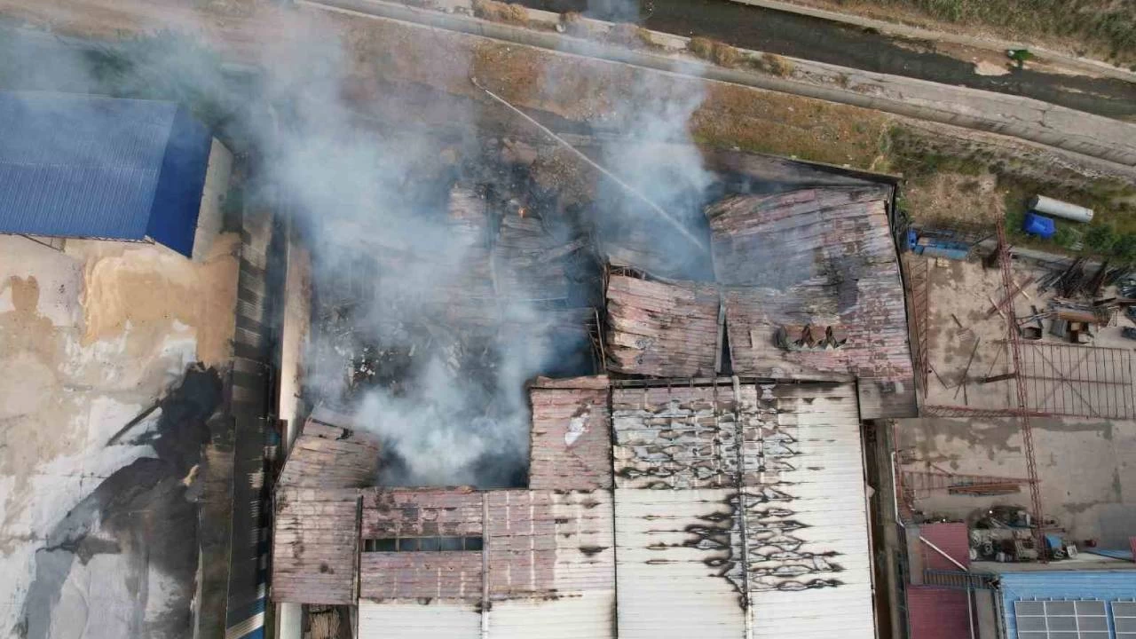 Fabrika yangınının boyutu gün ağarınca ortaya çıktı