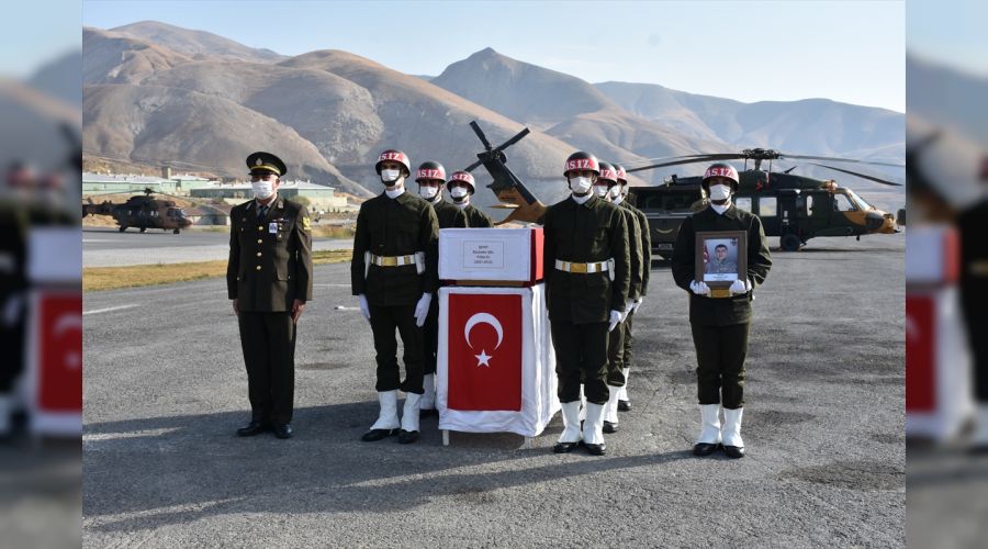 Hakkari'de şehit asker için tören düzenlendi