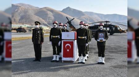 Hakkari'de şehit asker için tören düzenlendi