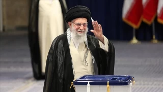 Hamaney'den İran Meclis'ine Pezeşkiyan çağrısı