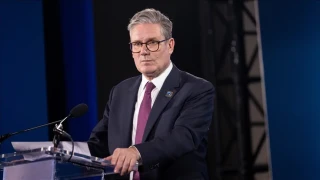 İngiltere, ABD'ye İran'ın füze depolarını vurmak için İngiliz üslerini kullanma izni verdiğini açıkladı