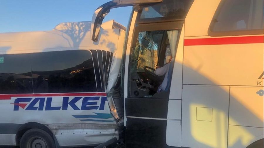 İşçileri taşıyan 3 otobüs ve 1 minibüs kaza yaptı: 36 yaralı