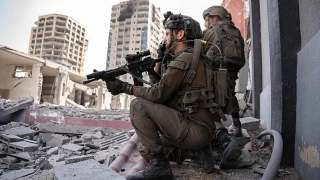 İsrail askerleri, hastane kapısında bekleyenlere kurşun yağdırdı