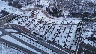 Kar Sivas'ı terk edemedi: Şehir yeniden beyaza büründü