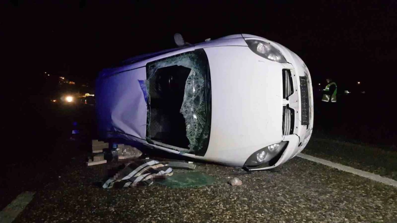 Karabük'te devrilen otomobil 30 metre sürüklendi: 3'ü çocuk 5 yaralı