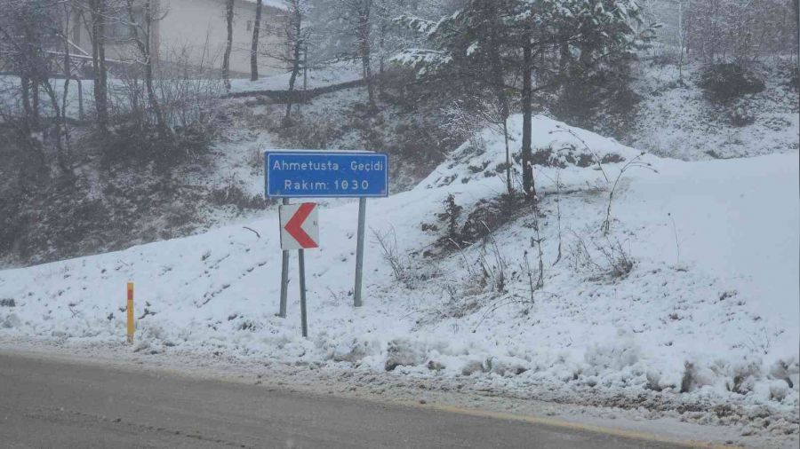 Karabük'te kar yağışı etkili oluyor