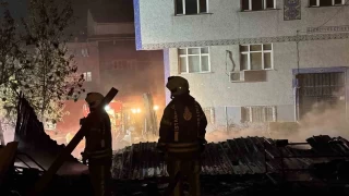 Küçükçekmece'de geri dönüşüm tesisinde yangın
