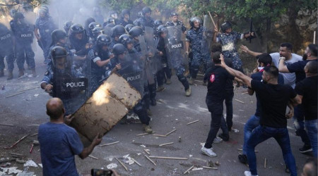 Lübnan'da Ermeniler, Azerbaycan Büyükelçiliği'ne saldırdı
