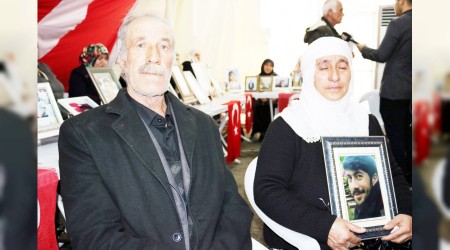 Nöbete iki aile daha katıldı