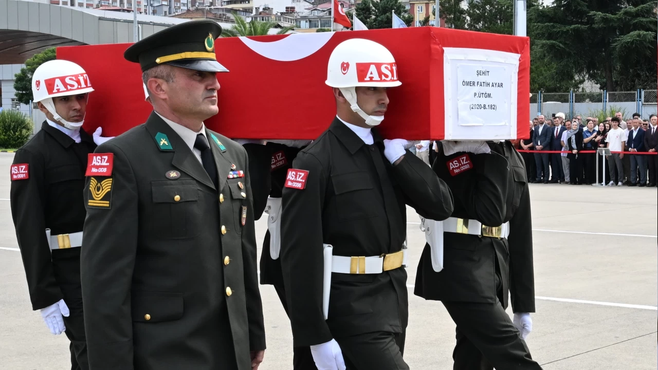 Şehit Üsteğmen Ayar'ın naaşı, memleketi Trabzon'da