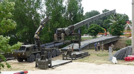 Türk Ordusundan Kırkpınar Güreşlerine Köprü