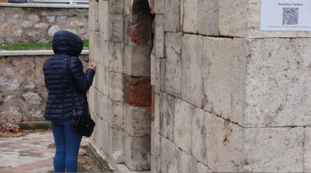 Veli türbesi sanıyorlar