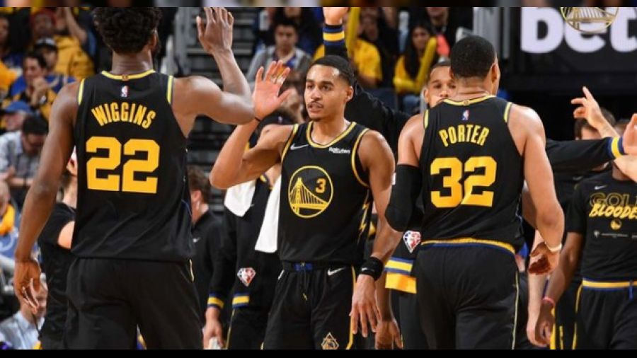 Warriors seriye galibiyetle başladı