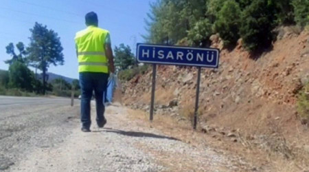 Yanan sahalara hayvanlar için yem bırakıyorlar