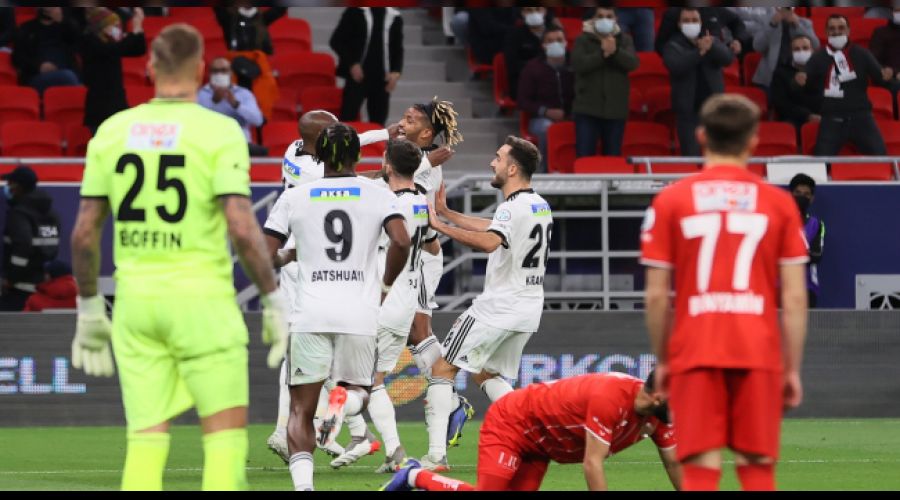 Yeni yılın ilk kupası Beşiktaş'ın