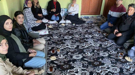 Ağrı'da öğrencilerin başarısını artırmak için öğretmenler ev ziyaretleri yapıyor