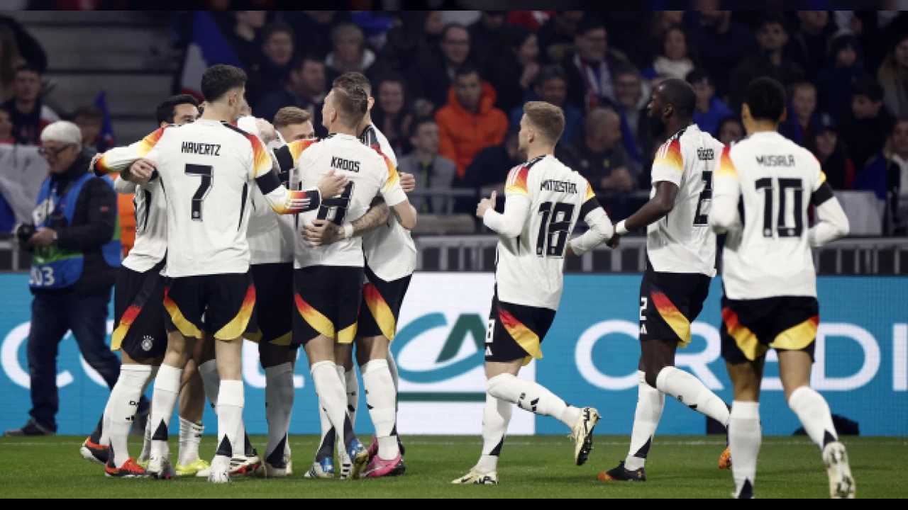 Almanya'da tepki çeken forma kararı