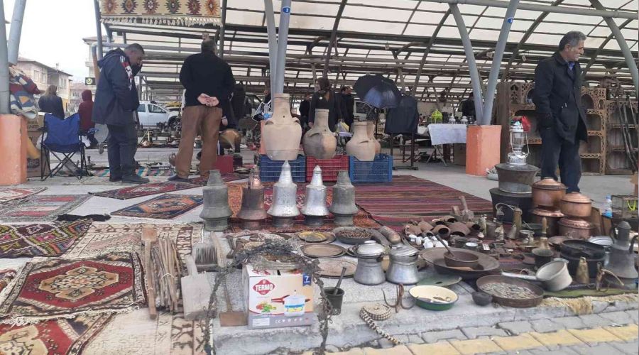 Antika meraklıları bir araya geldi