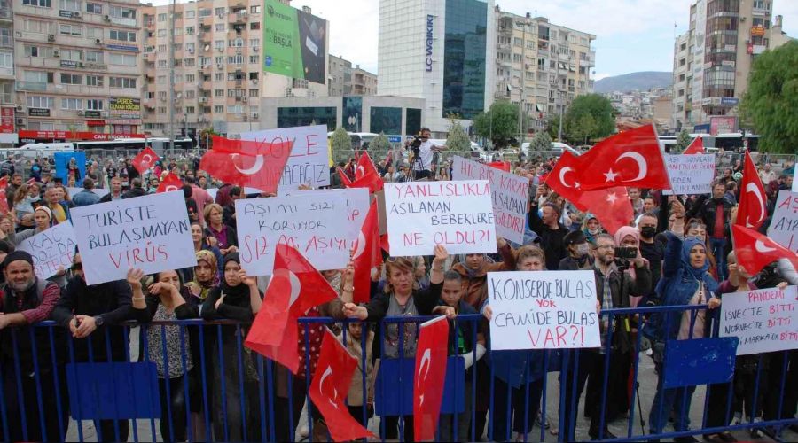 Aşı karşıtları İzmir'de toplandı