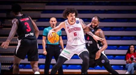 Aslan uzatmada yıkıldı