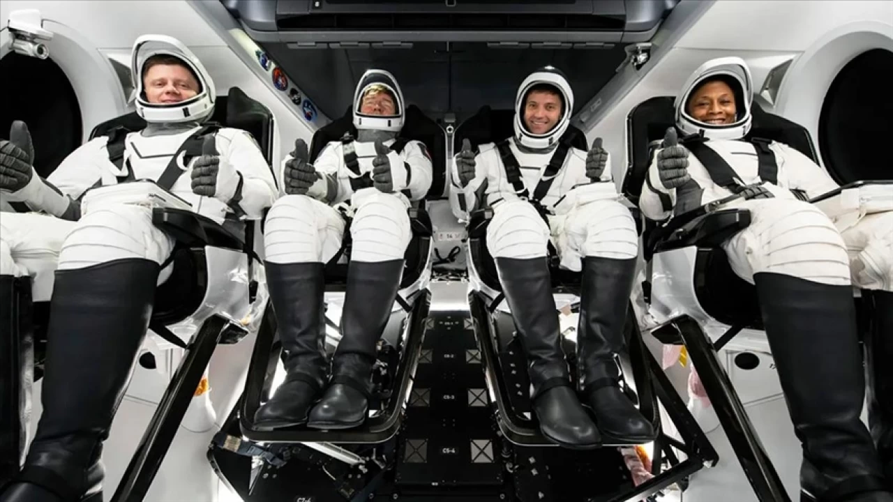 Astronot kıyafetleri nasıl tasarlanıyor?