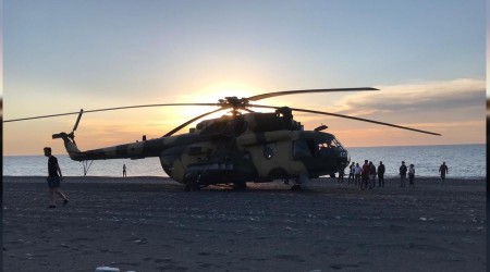 Azerbaycan helikopteri Giresun'da plaja acil iniş yaptı