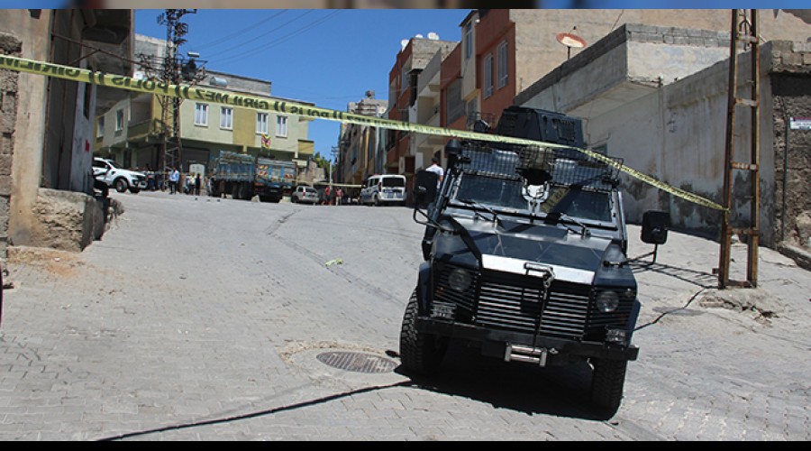 Baba ve 3 oğlunu vurdular