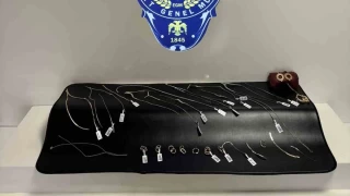 Bayram sabahı kuyumcudan 500 bin lira değerinde hırsızlık
