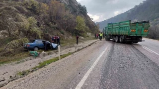 Bolu'da kamyon otomobille çarpıştı: 1 ölü, 1 yaralı