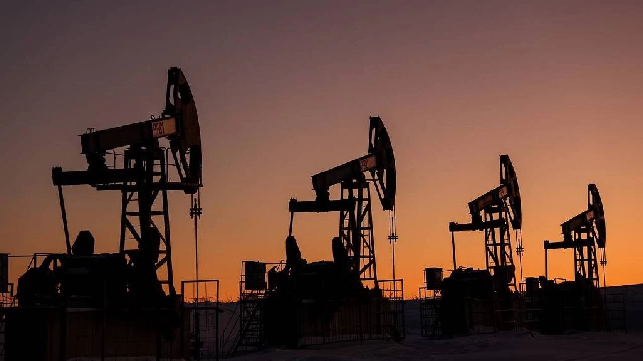 Brent petrolün varil fiyatı 82.44 dolar