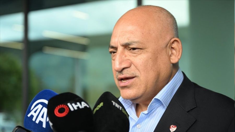 Büyükekşi, yabancı teknik direktör eleştirilerine cevap verdi