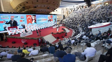 CHP'nin 38. Olağan Kurultayı'nda genel başkan seçimi için oy verme işlemi başladı