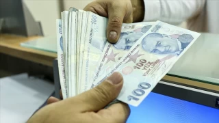 Emekliler, kk maa uygulamas nedeniyle 10 bin lira almaya devam edecek
