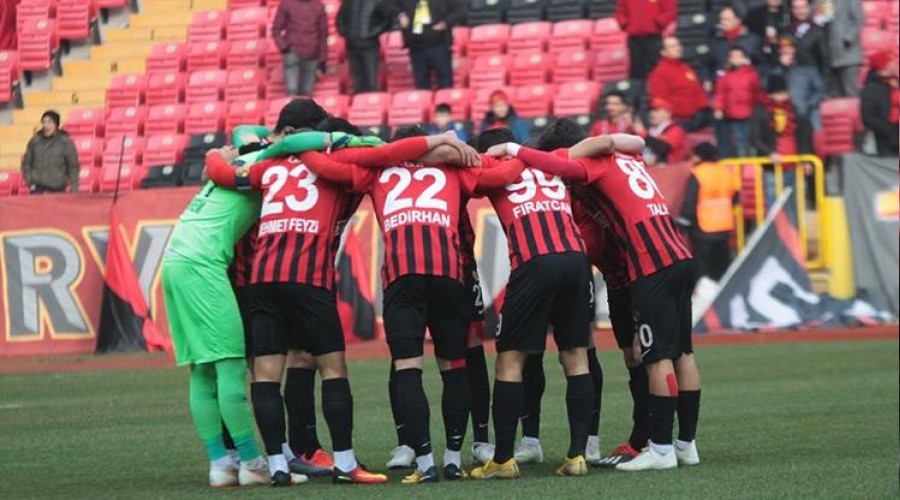 Es Es, transfer sıkıntısını çözecek